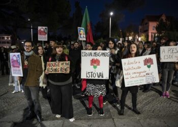 Manifestação em Leiria pelo direito à habitação