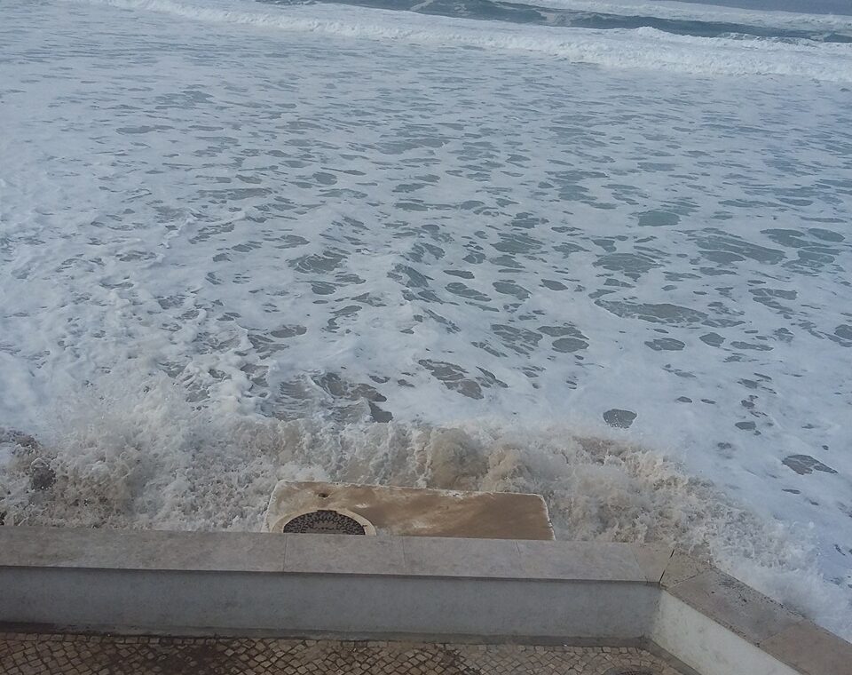 Mar já chegou aos bares em São Pedro de Moel