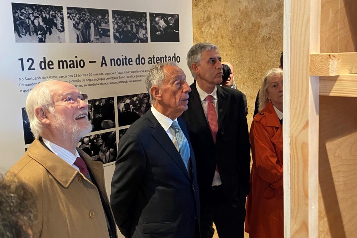 Marcelo Rebelo de Sousa visitou hoje uma casa destruída pelo incêndio e uma exposição no Castelo de Ourém