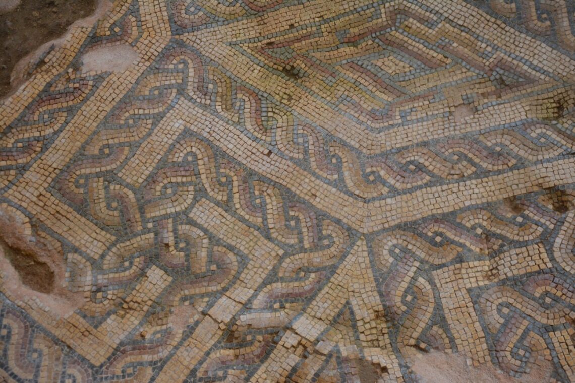 Mosaicos romanos de Santiago da Guarda entre os mais importantes do País