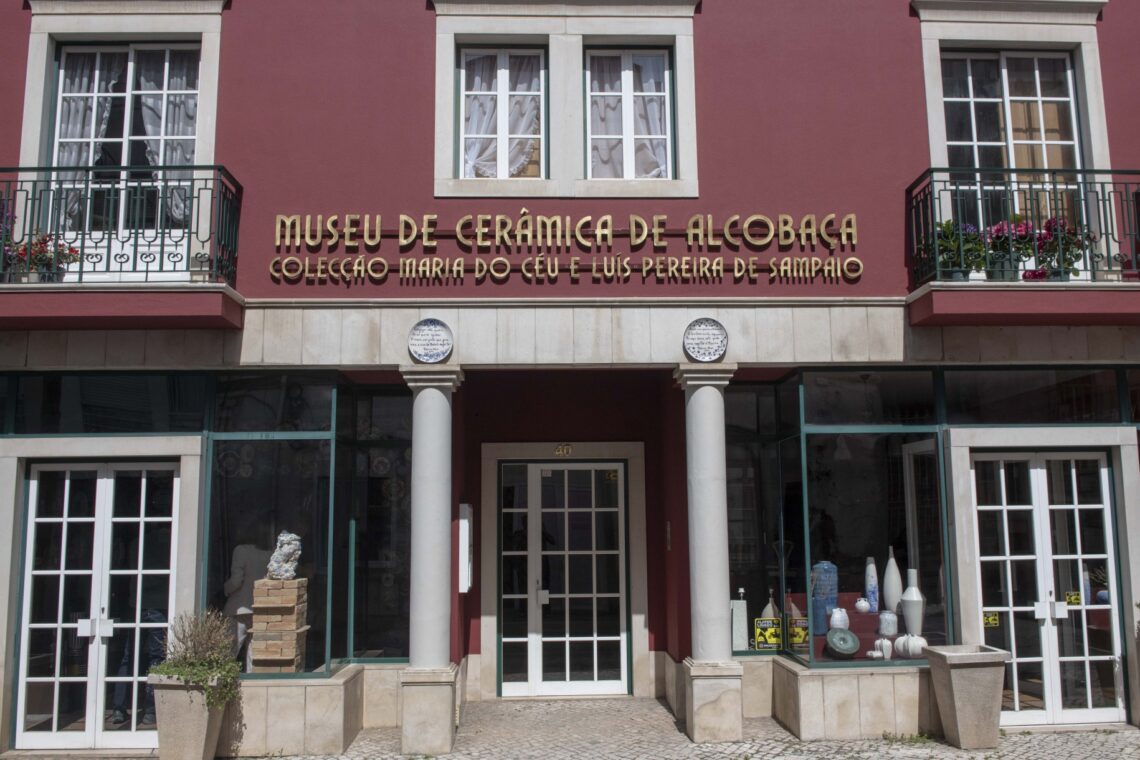 Percurso museológico faz-se dos monges barristas à premiada cerâmica contemporânea