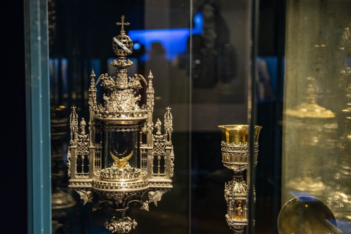 Exposição mostra tesouros do Santuário de Fátima