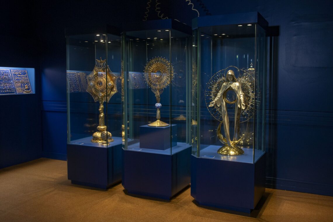 Exposição mostra tesouros do Santuário de Fátima