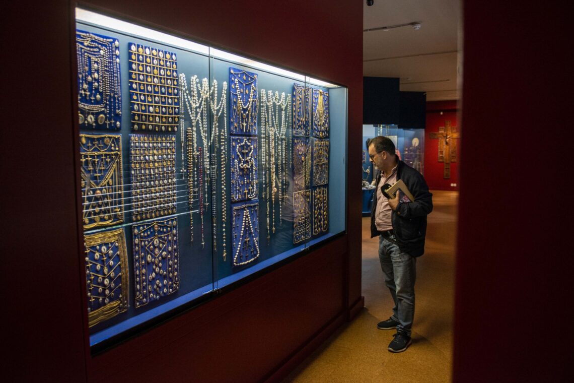 Exposição mostra tesouros do Santuário de Fátima