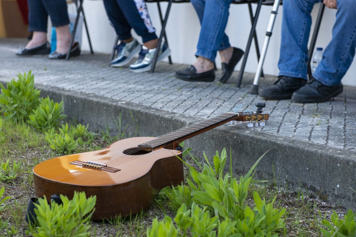 Há música, mas também dança e teatro
