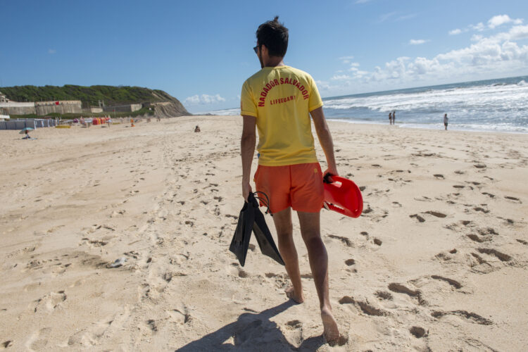 A época balnear inicia-se na maioria das praias em Junho