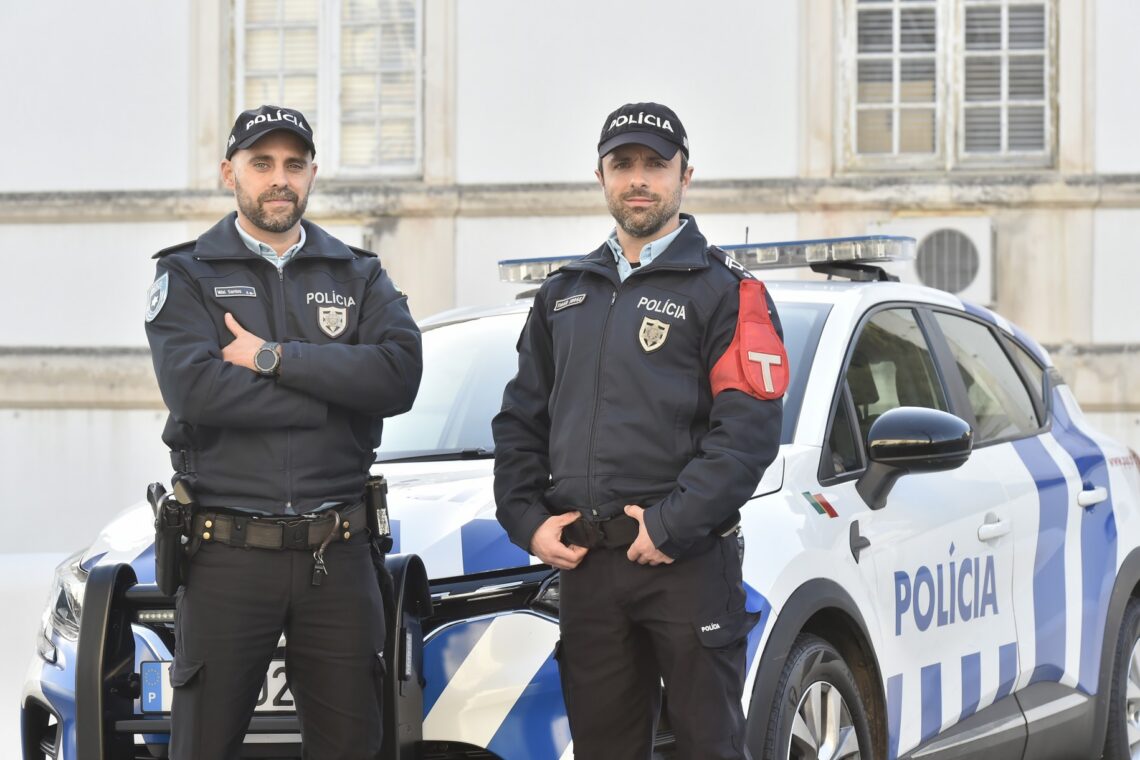 Polícias, agentes da protecção civil, enfermeiros e militares são alguns dos profissionais que estão na linha da frente para acudir a quem mais precisa na quadra natalícia