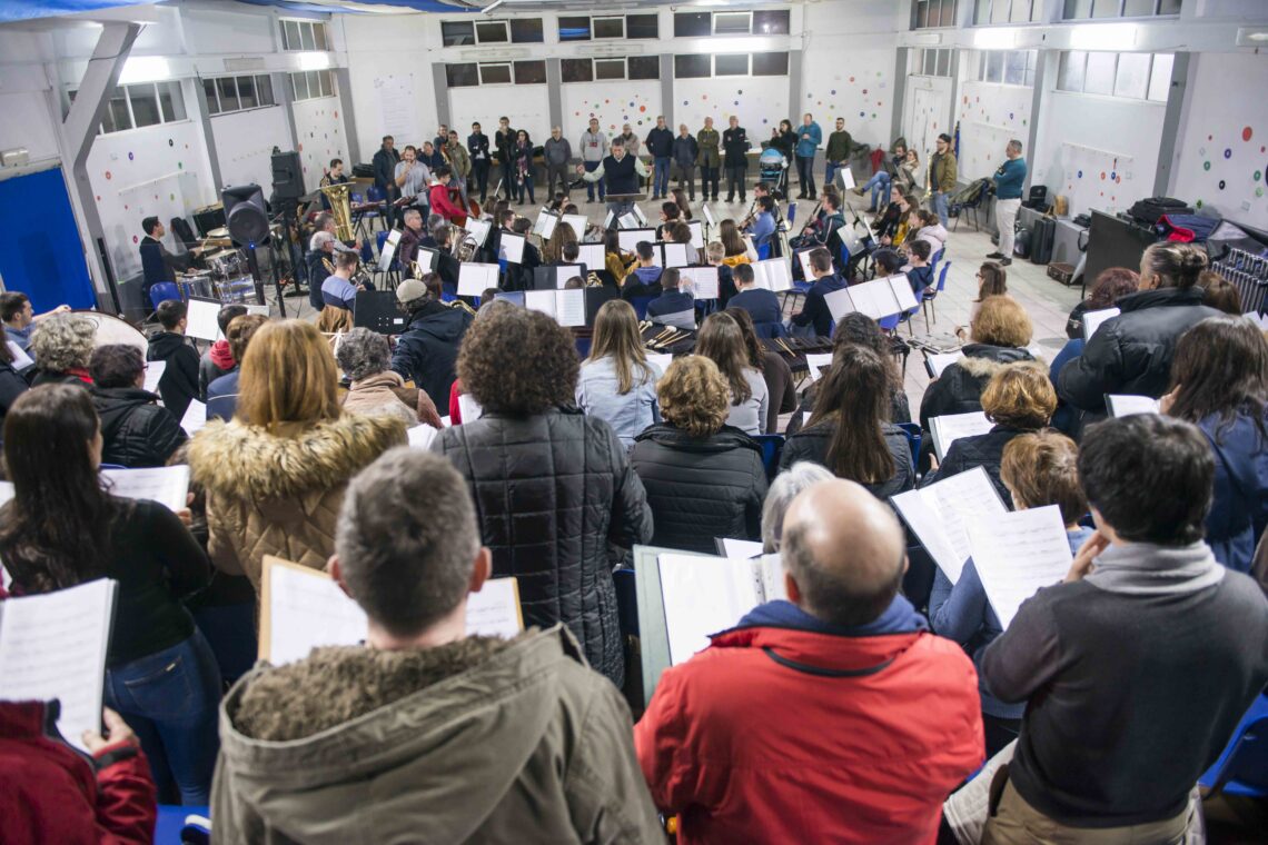 Ensaio geral para o concerto sensorial Nascente que se realizará no dia 30 de novembro, pelas 21.30h no Teatro José Lúcio da Silva. Uma produção do SMAS de Leiria e da Sociedade Filarmónica Sr. dos Aflitos do Soutocico que vai contar com 150 músicos em palco. A entrada é gratuita.