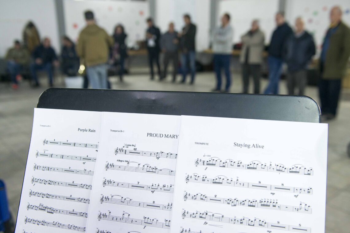 Ensaio geral para o concerto sensorial Nascente que se realizará no dia 30 de novembro, pelas 21.30h no Teatro José Lúcio da Silva. Uma produção do SMAS de Leiria e da Sociedade Filarmónica Sr. dos Aflitos do Soutocico que vai contar com 150 músicos em palco. A entrada é gratuita.
