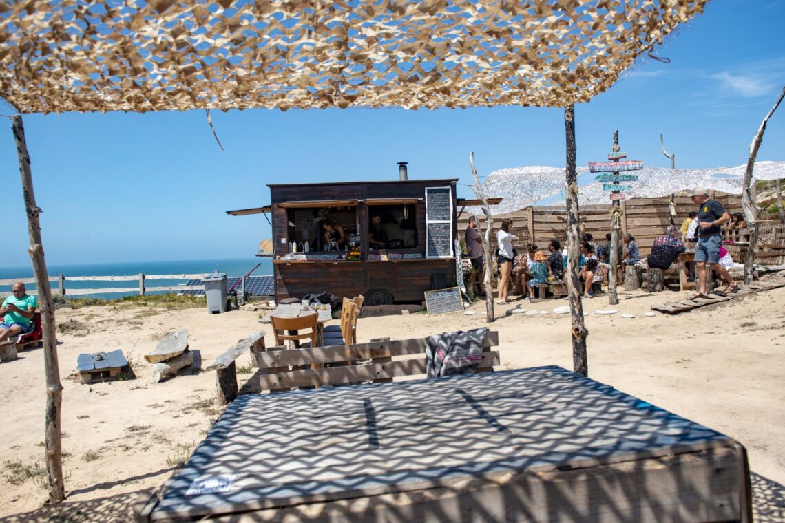 Lentriscas em castelo | Nomade – pizarria sustentável com vista para o mar das Paredes