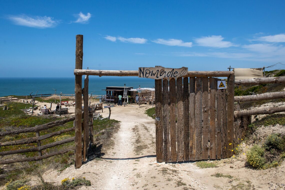 Lentriscas em castelo | Nomade – pizarria sustentável com vista para o mar das Paredes