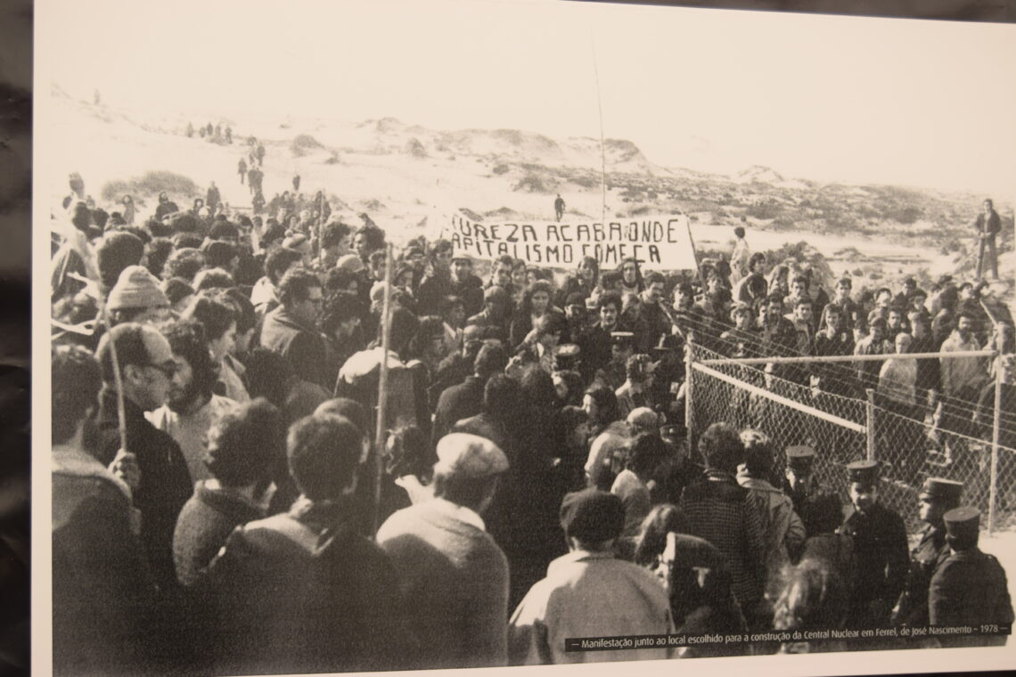 A marcha de 15 de Março de 1976 contra a construção de uma central nuclear em Ferrel, Peniche, terá juntado cerca de duas mil pessoas