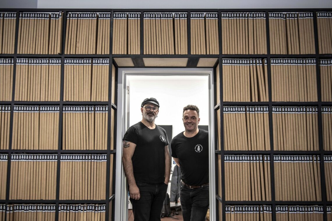 Melómanos: Carlos Matos e Hugo Ferreira são coleccionadores de vinil e somam milhares de discos