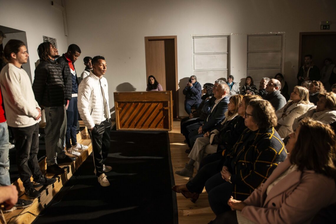 Participantes no projecto  Ópera na Prisão apresentaram  espectáculo para convidados,  reclusos e famílias