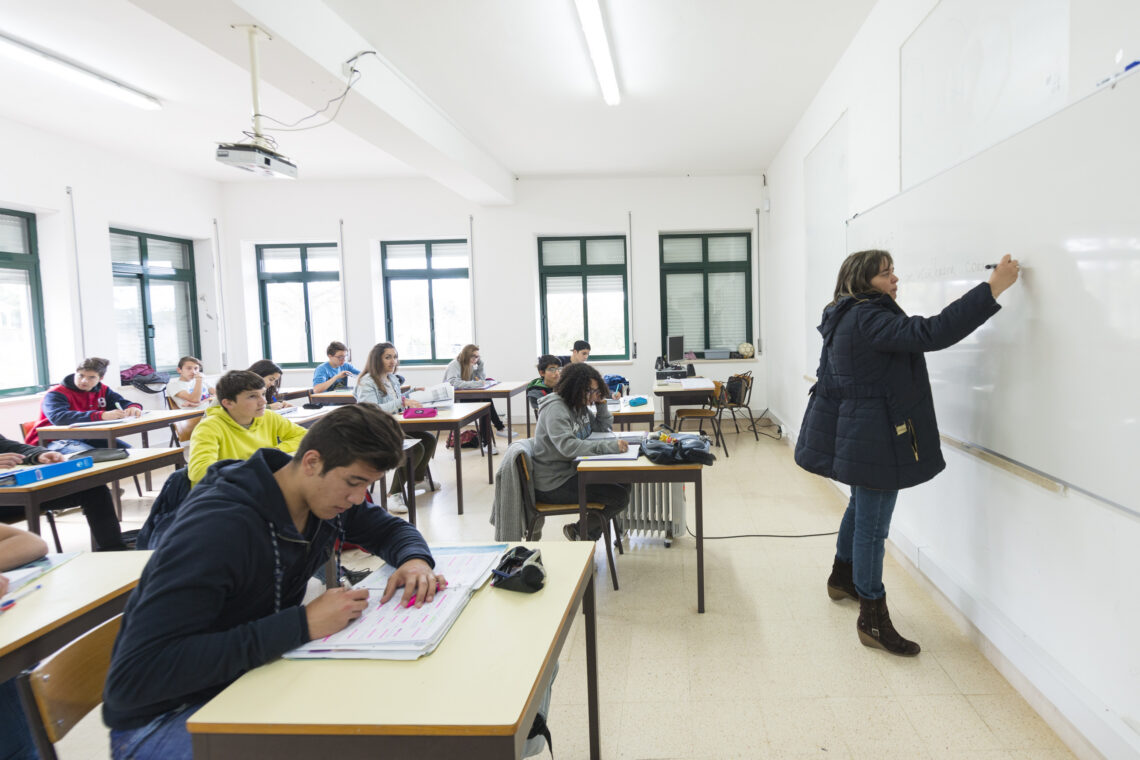 Ousadia e exigência marcam 20 anos da escola das Colmeias