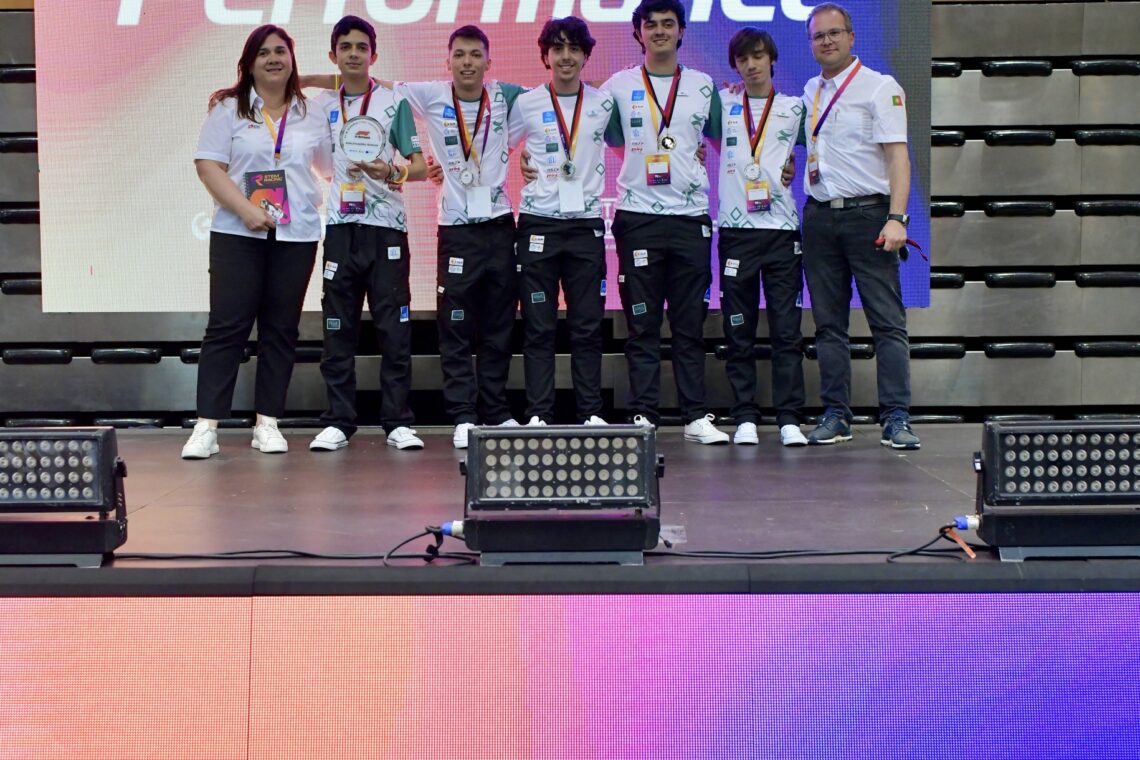 Secundária de Leiria sobe ao pódio no STEM Racing Portugal