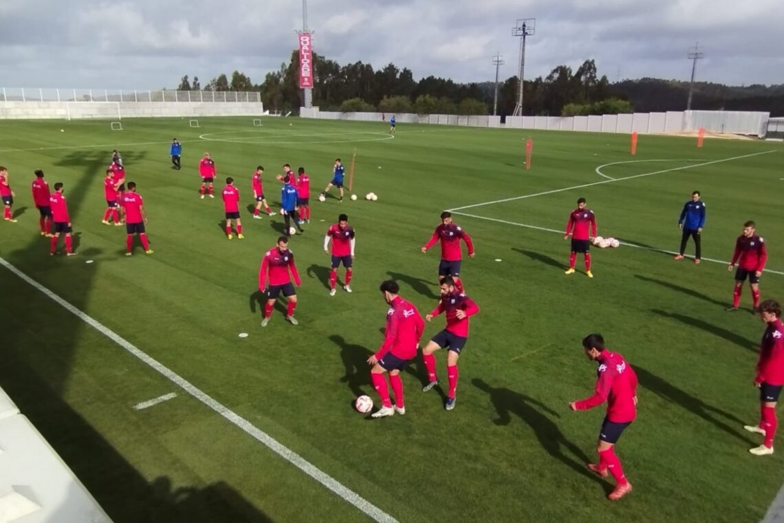 Equipa sénior fez ontem o primeiro treino no novo campo