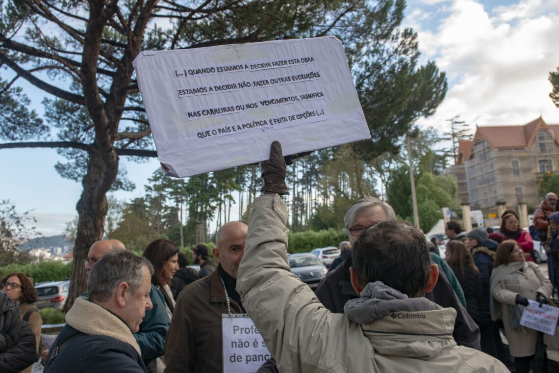 Docentes continuam em luta