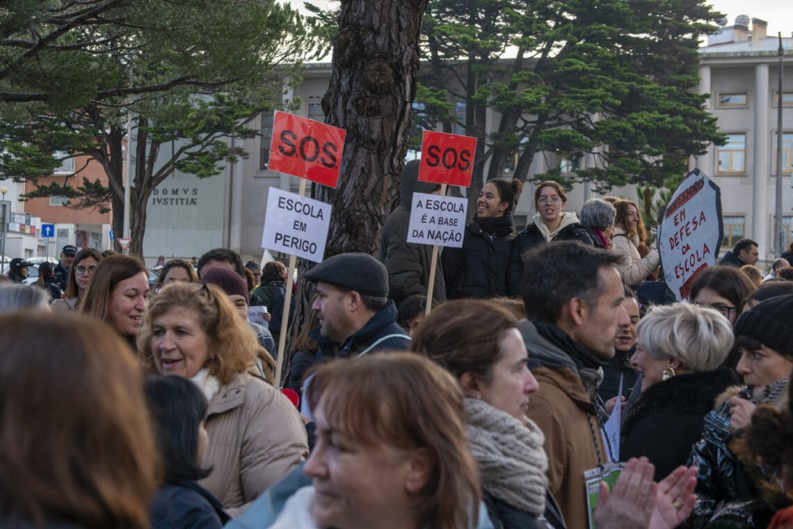 Docentes continuam em luta