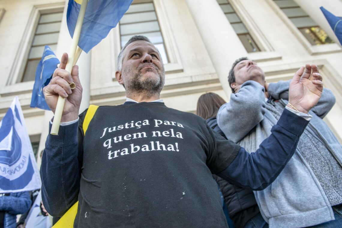 Oficiais de Justiça estão em greve por tempo indeterminado