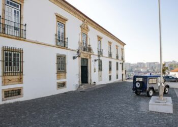 Foge da esquadra da PSP de Leiria para evitar prisão
