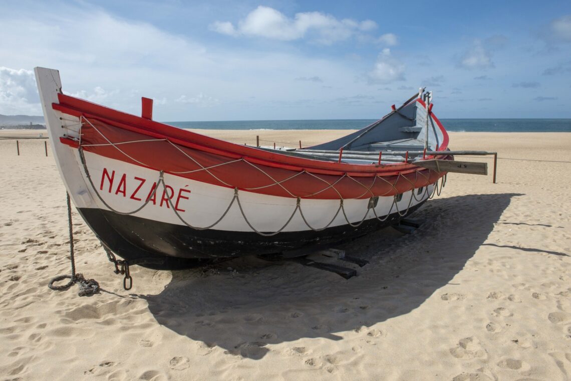 N.ª S.ª dos Aflitos - Barca salva-vidas, serviu entre 1912 e 1977. Destaque para o salvamento de 21 pescadores num naufrágio em 1914 e de 47 alemães que pertenciam a um submarino de guerra afundando em 1945