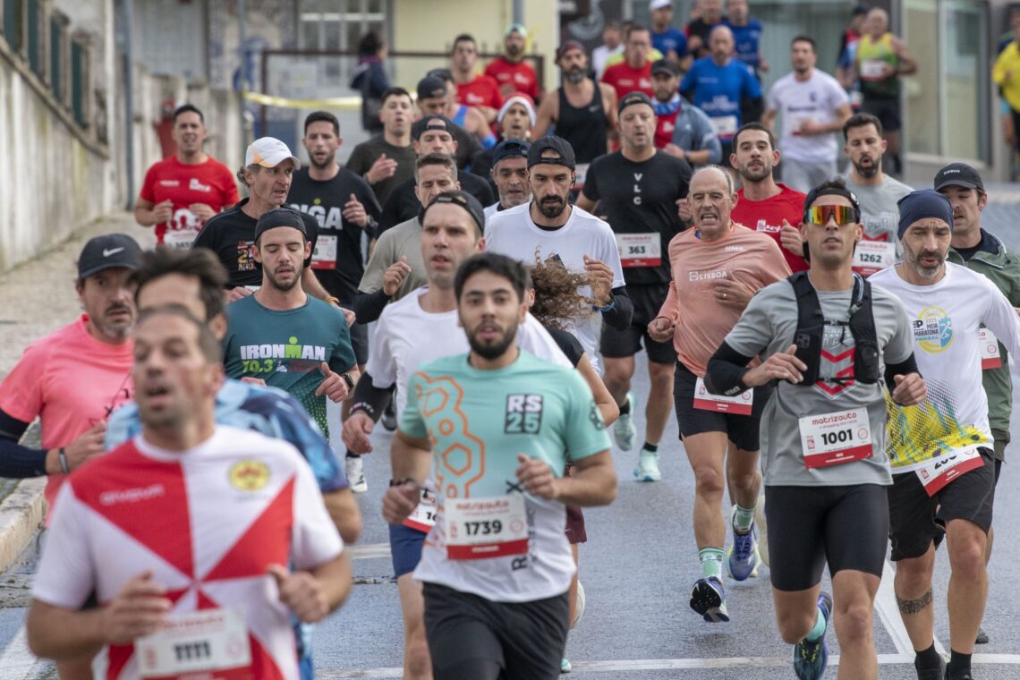 Tomás Cerveira e Emília Pisoeiro vencem 1.ª São Silvestre de Leiria