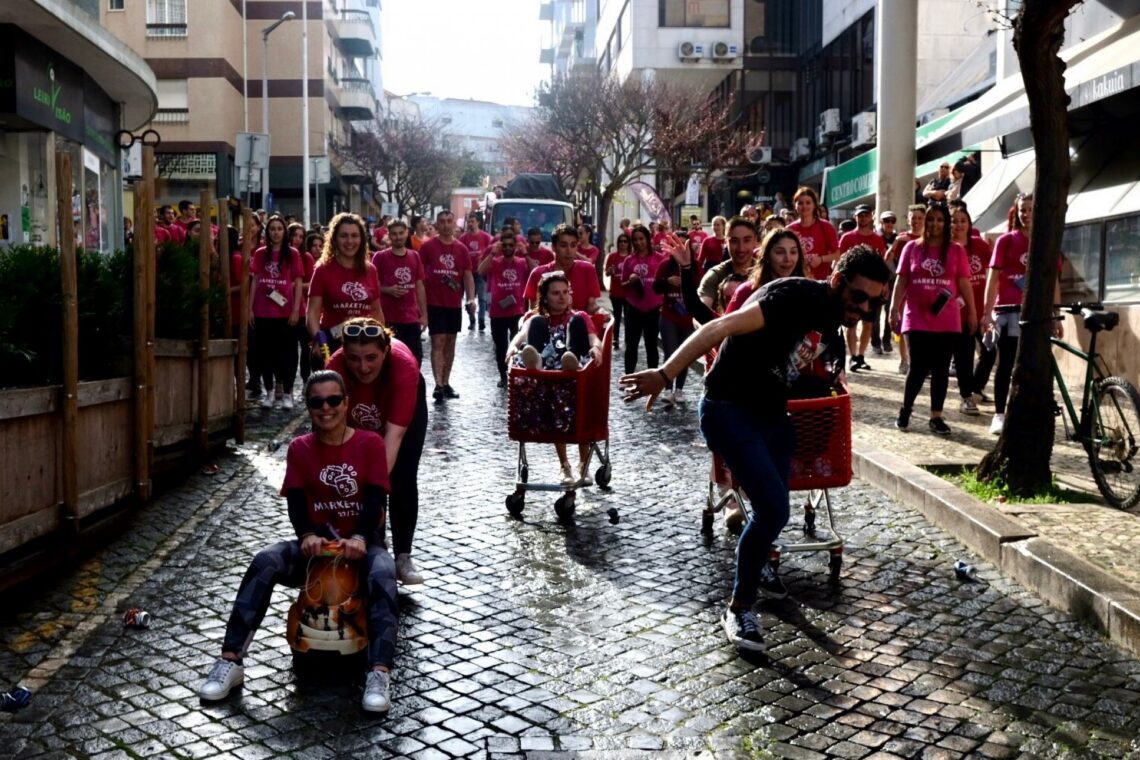 Cortejo dos estudantes do Politécnico de Leiria