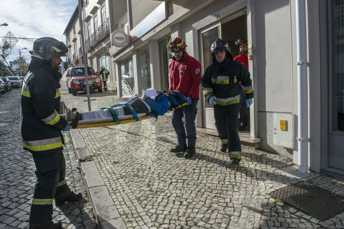 Simulacro de sismo em Leiria