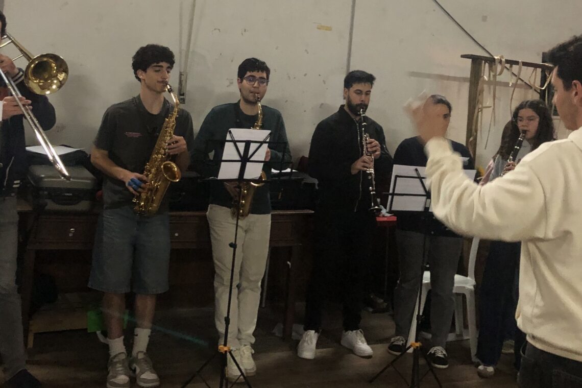 Nenhuma Sombra te Prende ao Chão