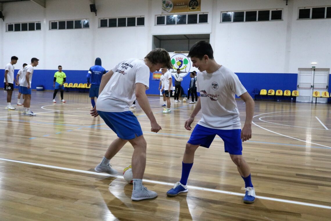 Tomás e Andriy dão nas vistas no futsal