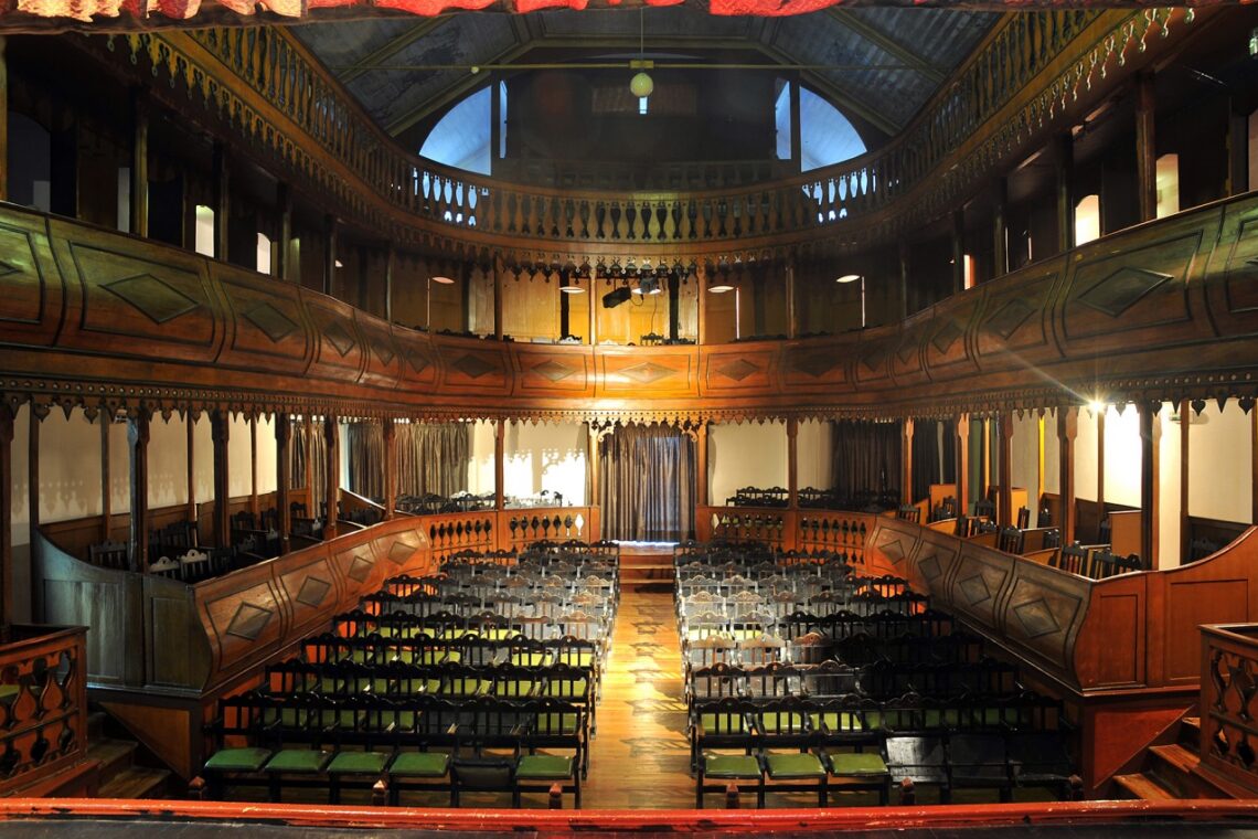 Teatro Chaby Pinheiro (Nazaré)
