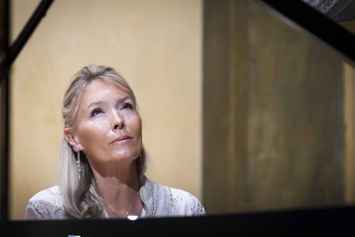 A pianista francesa Elisabeth Sombart acompanha Bocelli