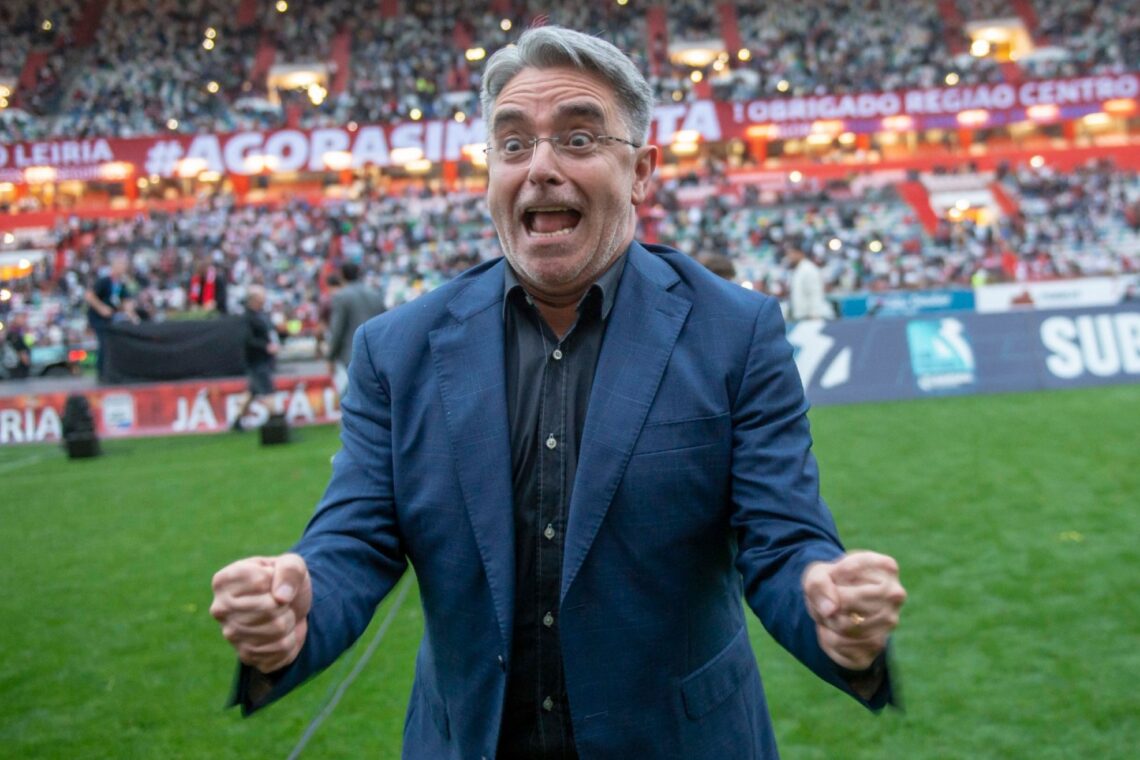 A festa da subida foi feita com os adeptos ainda no relvado