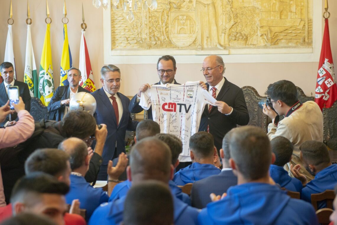 União de Leiria recebido e medalhado na câmara