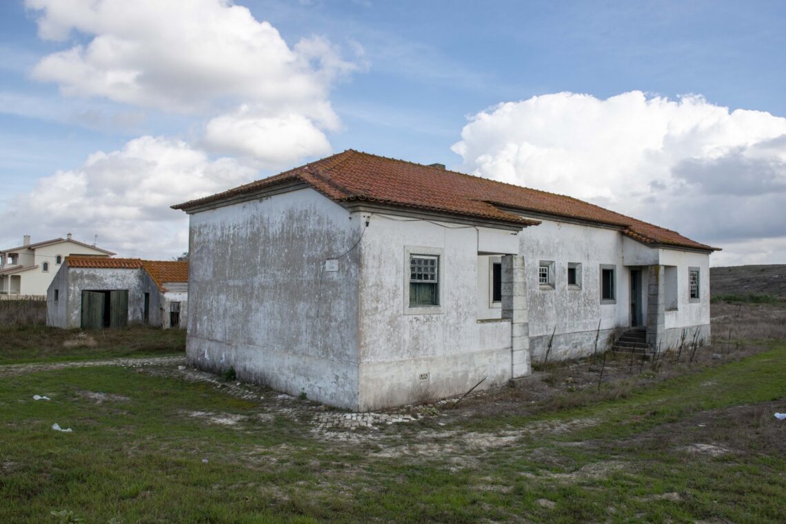 Abertos concursos para a exploração turística de mais três casas florestais na região